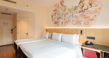 ibis Singapore On Bencoolen Room Type - Superior Family Room - 1 King bed and 1 single bed