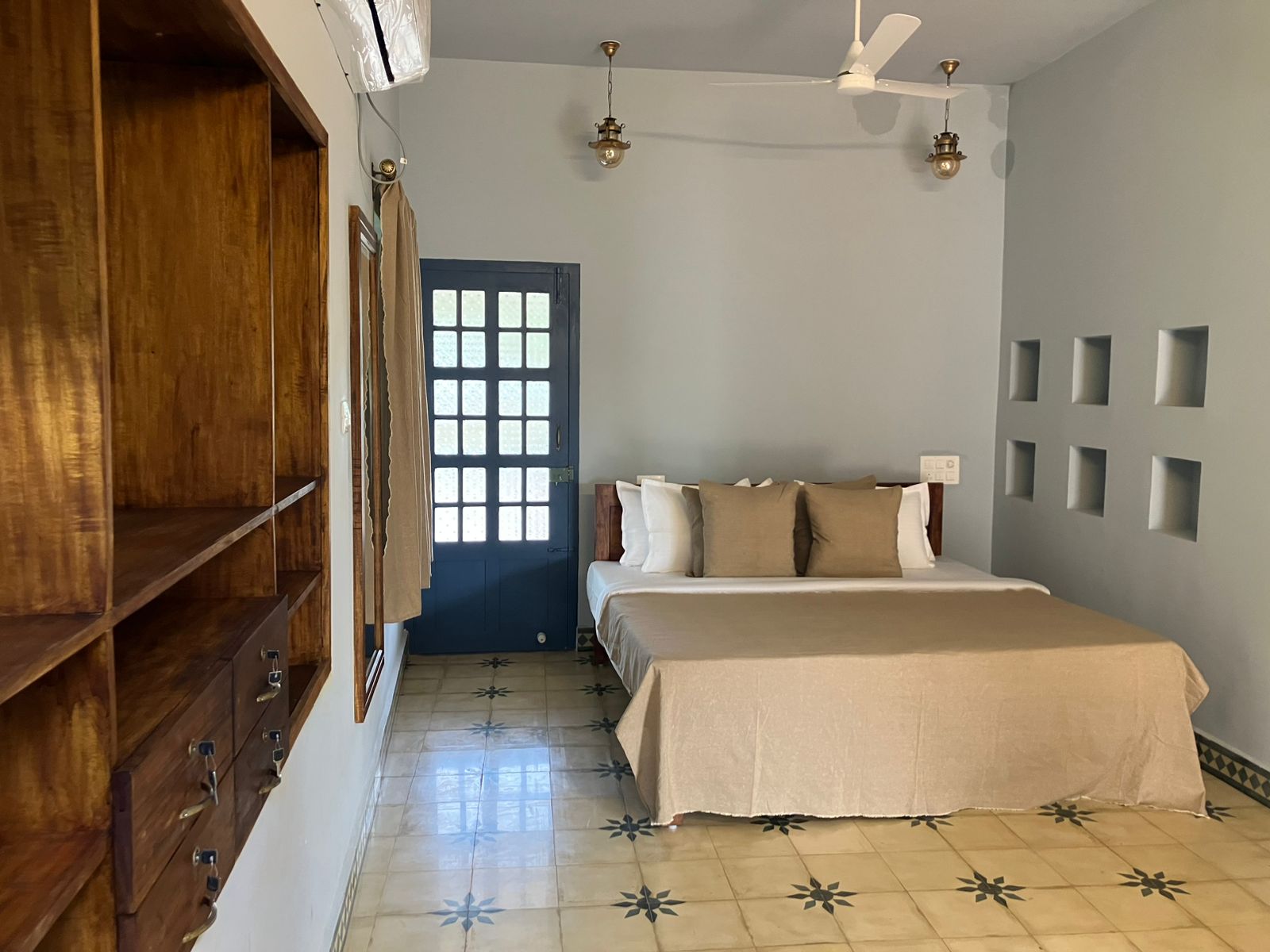 Aali villas private rooms with common pool 500m from Marari beach - Tap to explore photos