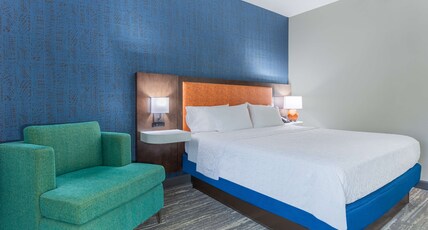 Hampton Inn by Hilton Sioux Falls Room Type - 1 KING BED NONSMOKING