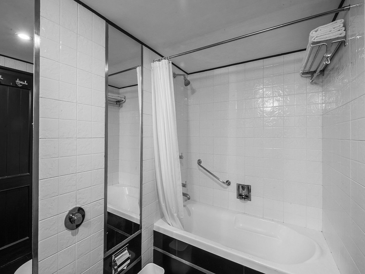 Honeymoon Inn - Heritage Design property - Tap to explore photos