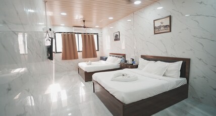 Hotel Jupiter Residency Room Type - Quadruple Occupancy Executive Room