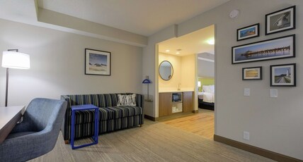 Hampton Inn by Hilton Edenton Room Type - 1KN STDO MIC FRIDG WTBR NS
