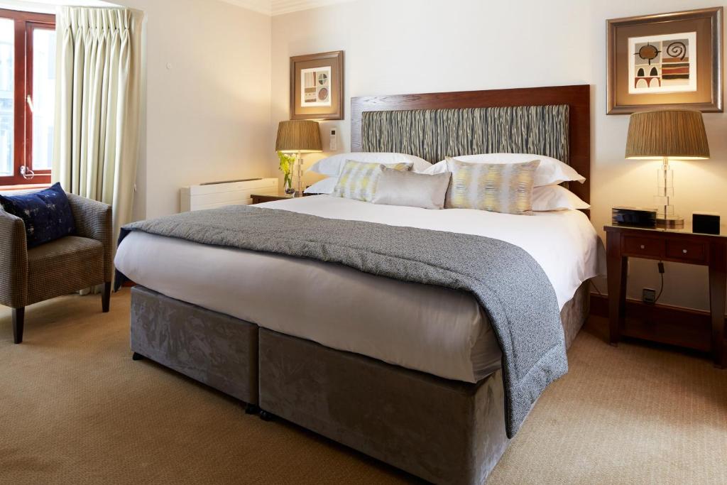 Cheval Knightsbridge - Tap to explore photos