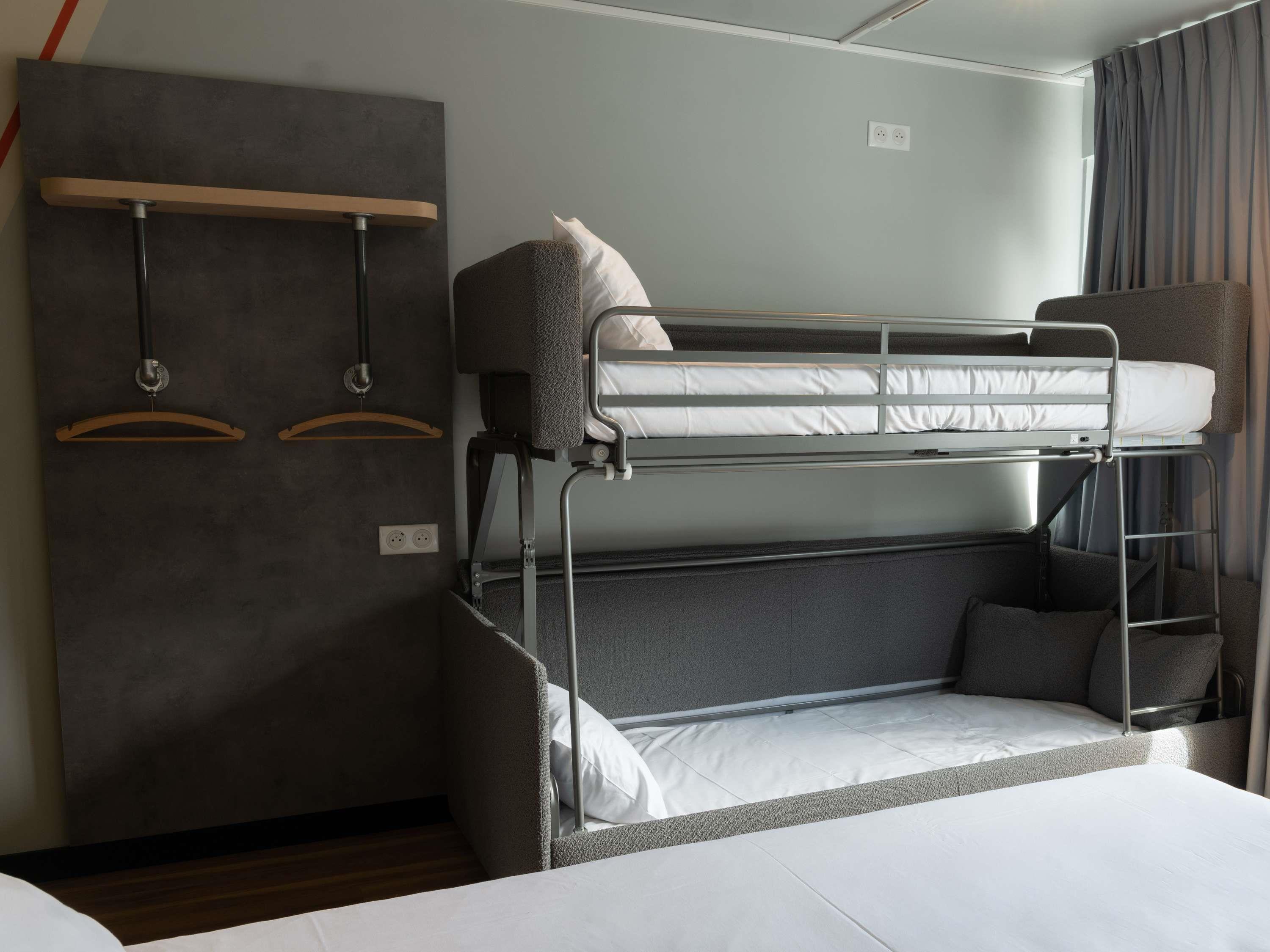 Hotel Ibis Budget Saint Malo Centre - Tap to explore photos