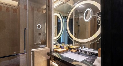 DoubleTree by Hilton Putrajaya Lakeside Room Type - KING GUEST ROOM
