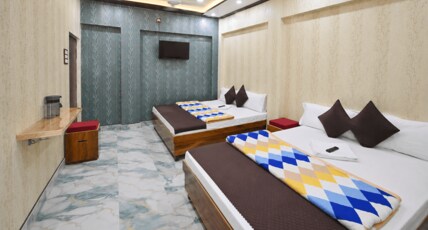 Kashi Dream Guesthouse I Opp. to Kashi Vishwanath Room Type - Deluxe AC Family Bedroom