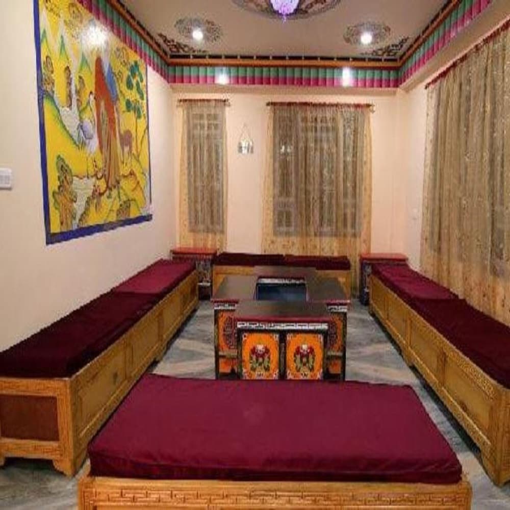 Jain Group Hotel Lachung Continental - Tap to explore photos