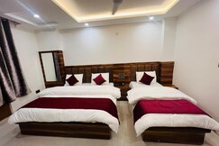 Photos of Hotel Evergreen Axis