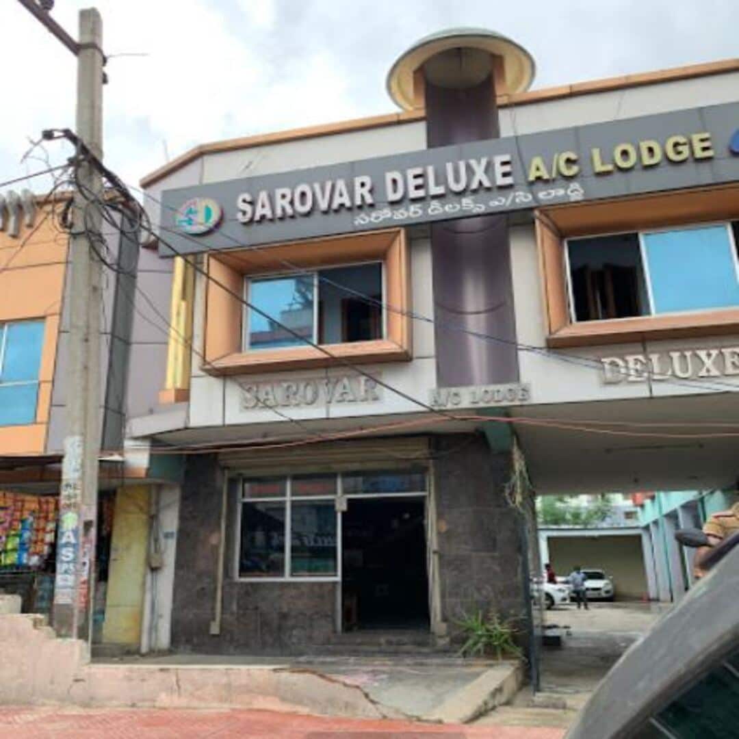 Hotel Sarovar deluxe - Tap to explore photos