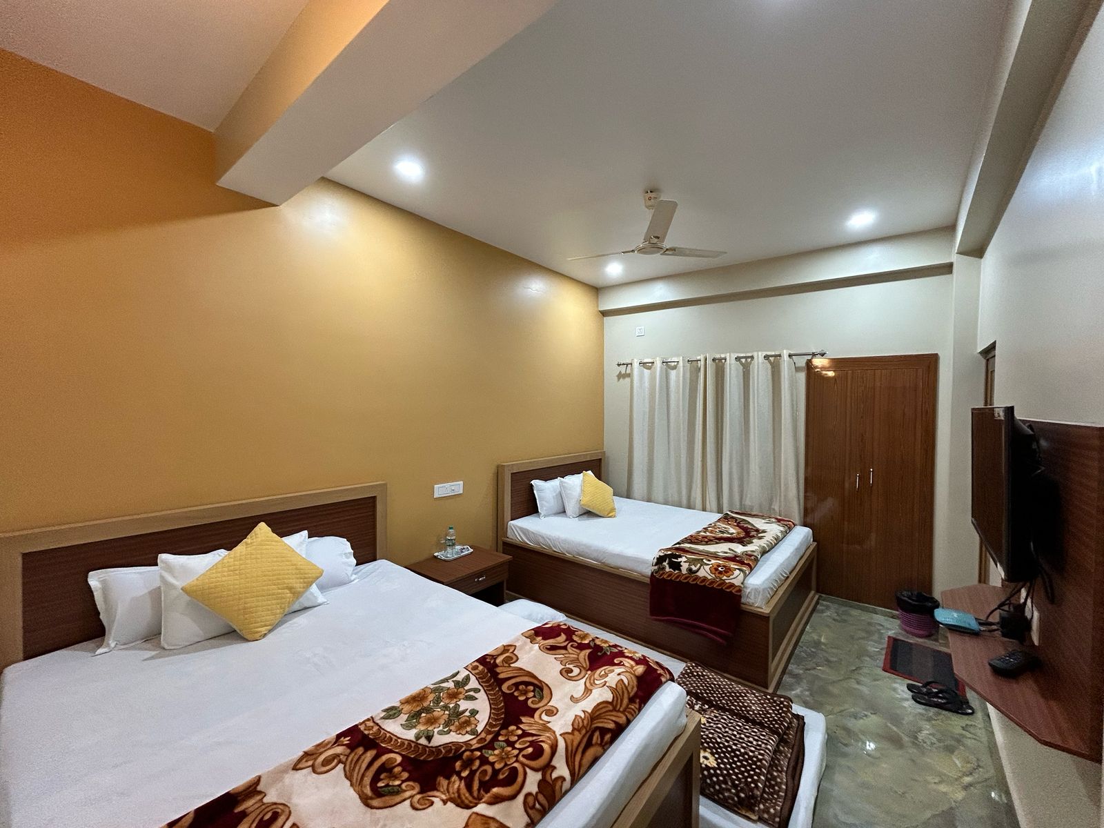 Hotel Shila Plaza - Tap to explore photos