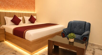 Vrindavan Palace/ Walking distance to Ram Mandir Room Type - Super Deluxe room 