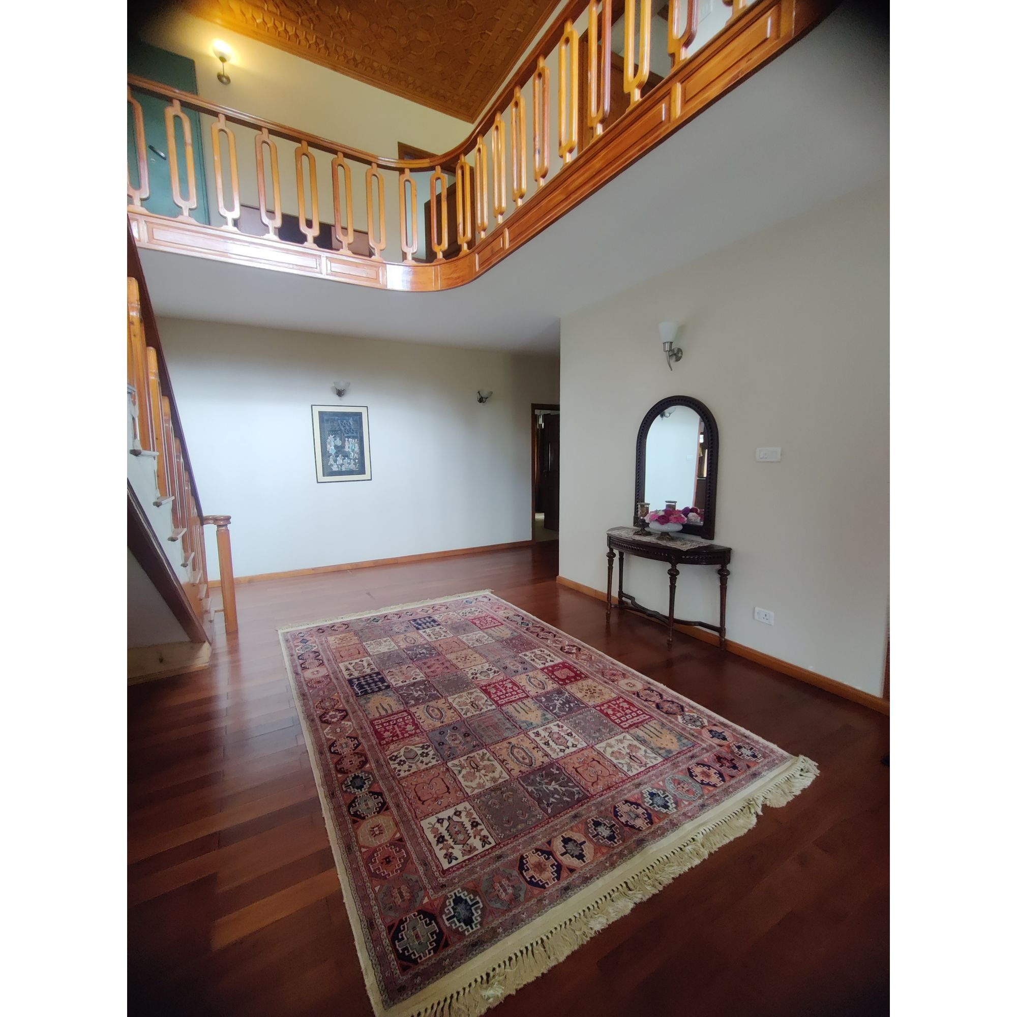 House in Srinagar AZFAR near DAL LAKE - Tap to explore photos