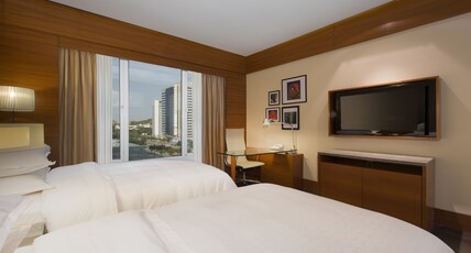 Sheraton Hyderabad Room Type - Deluxe Twin City View with Bathtub