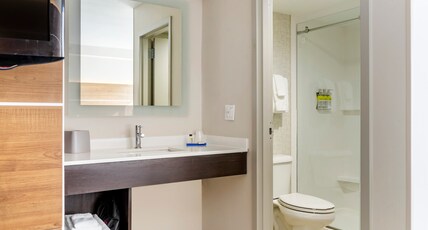 Holiday Inn Express Hotel & Suites Albuquerque Midtown Room Type - 1 King Bed Suite Sofa Bed