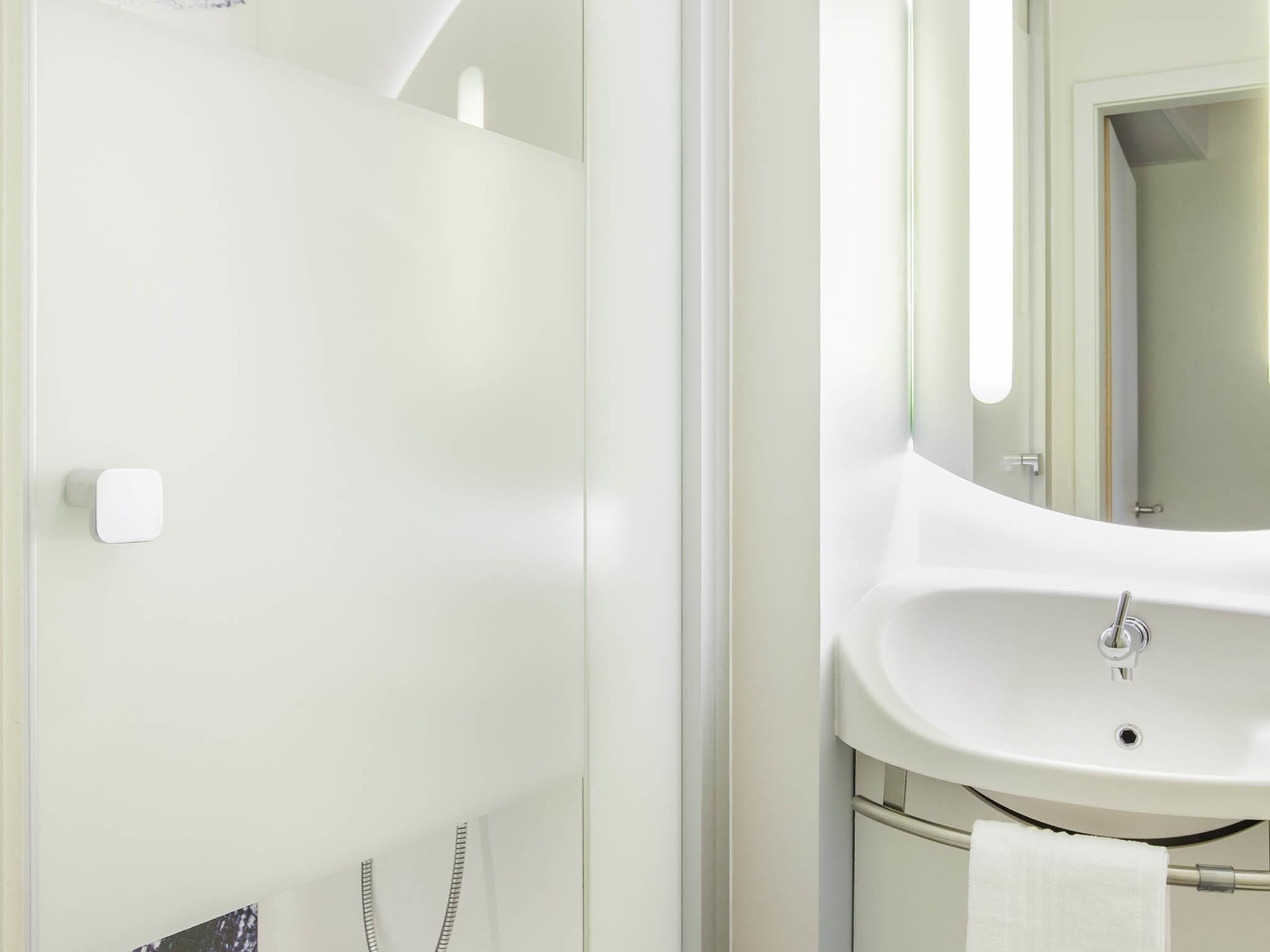 ibis budget Mulhouse Centre Gare - Tap to explore photos
