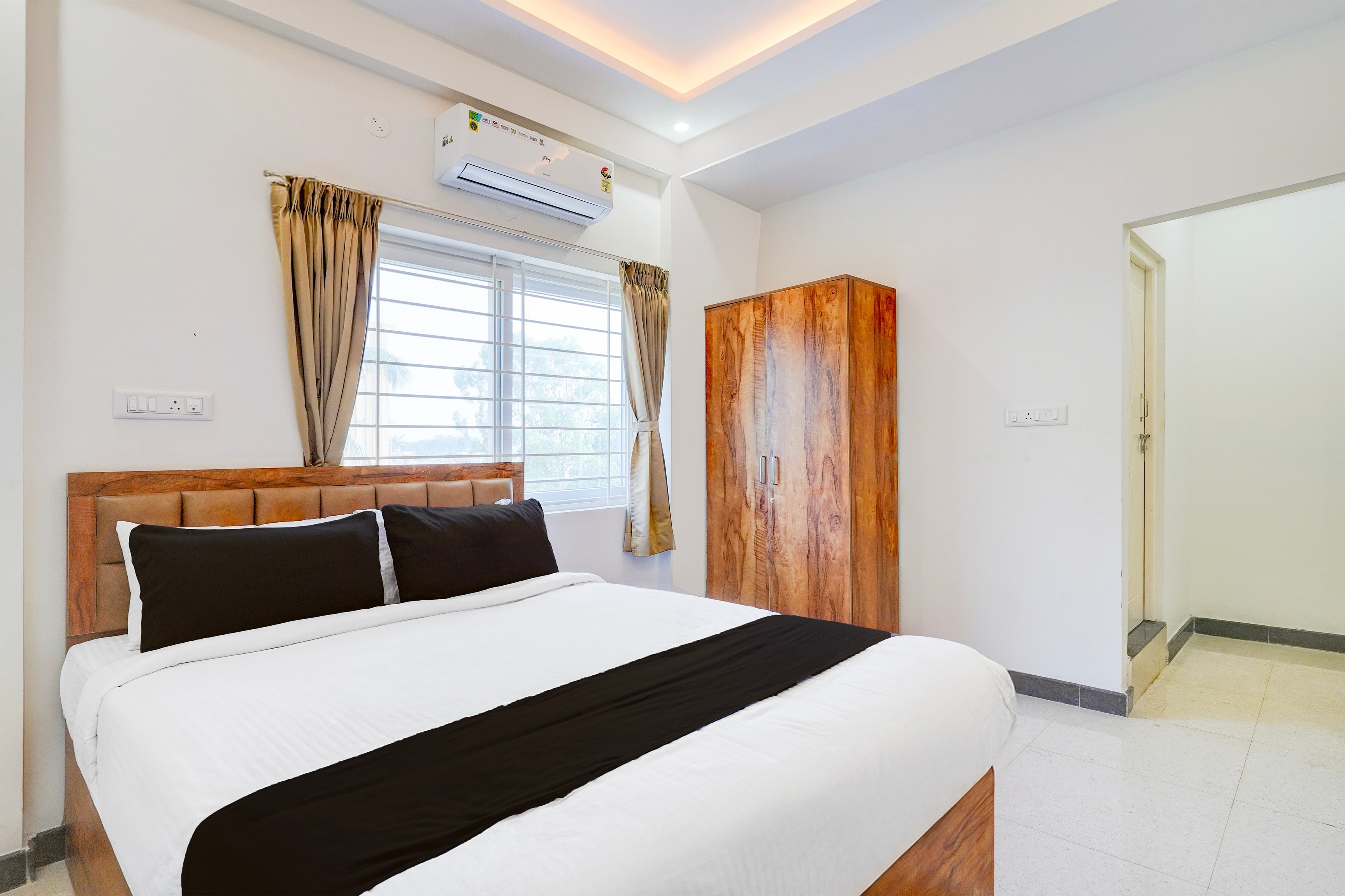 Hotel O TRISHIKA LUXURY ROOMS - Tap to explore photos
