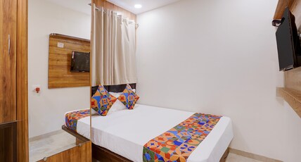 FabHotel Shaurya Inn MIDC Room Type - Deluxe Room