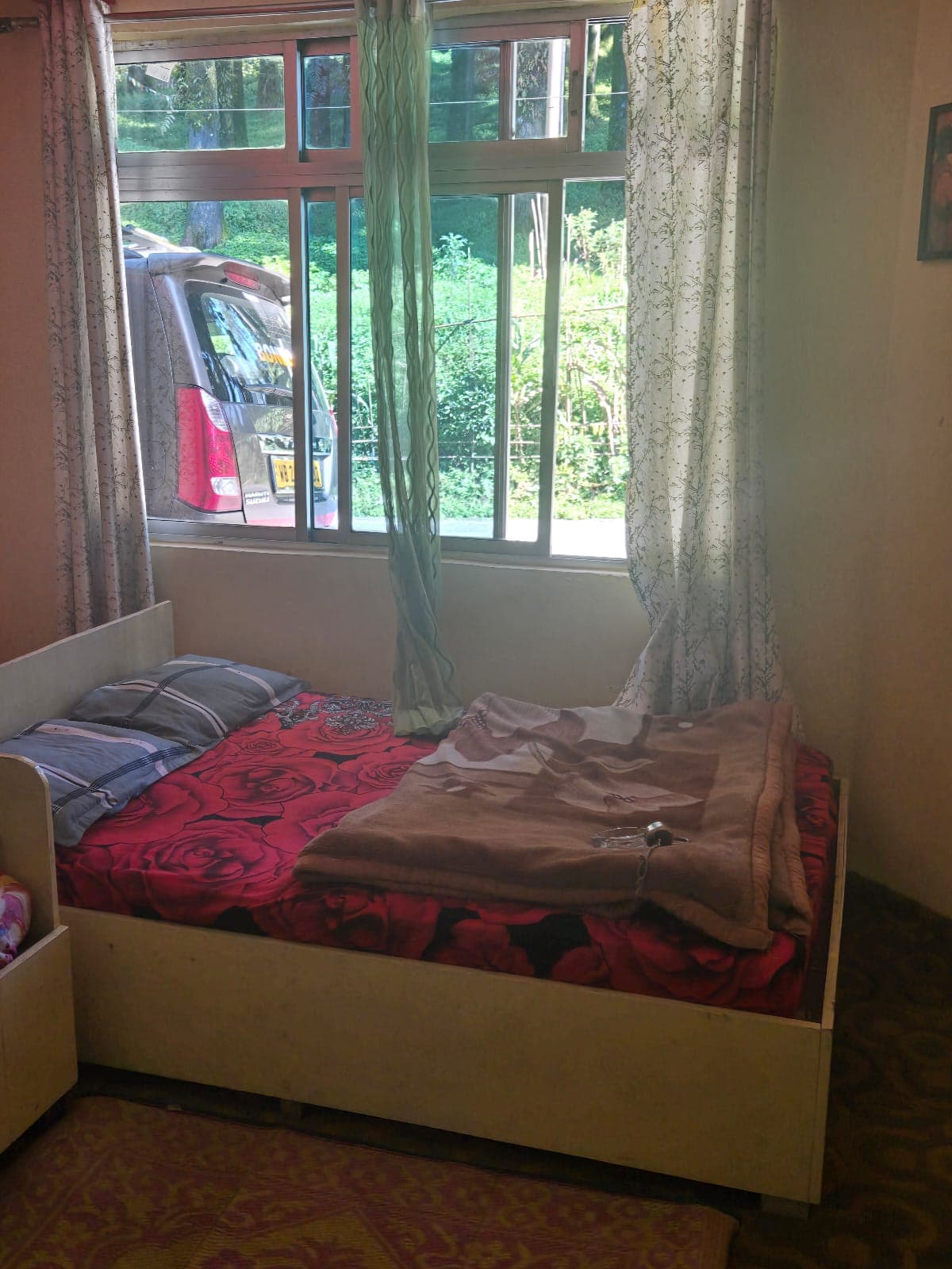 Pleasant Mountain view homestay - Tap to explore photos