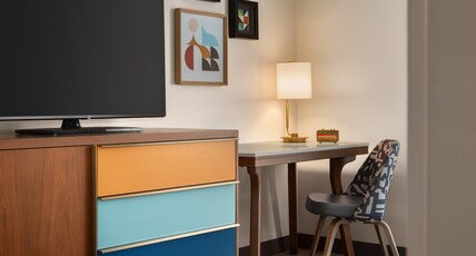 Hotel Indigo Columbus Architectural Center, an IHG Hotel Room Type - 2 Queen Standard