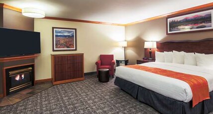 Best Western Rocky Mountain Lodge Room Type - Accessible - Suite King Bed, Mobility Accessible, Roll In Shower, Fireplace, Balcony, Non-Smoking, F