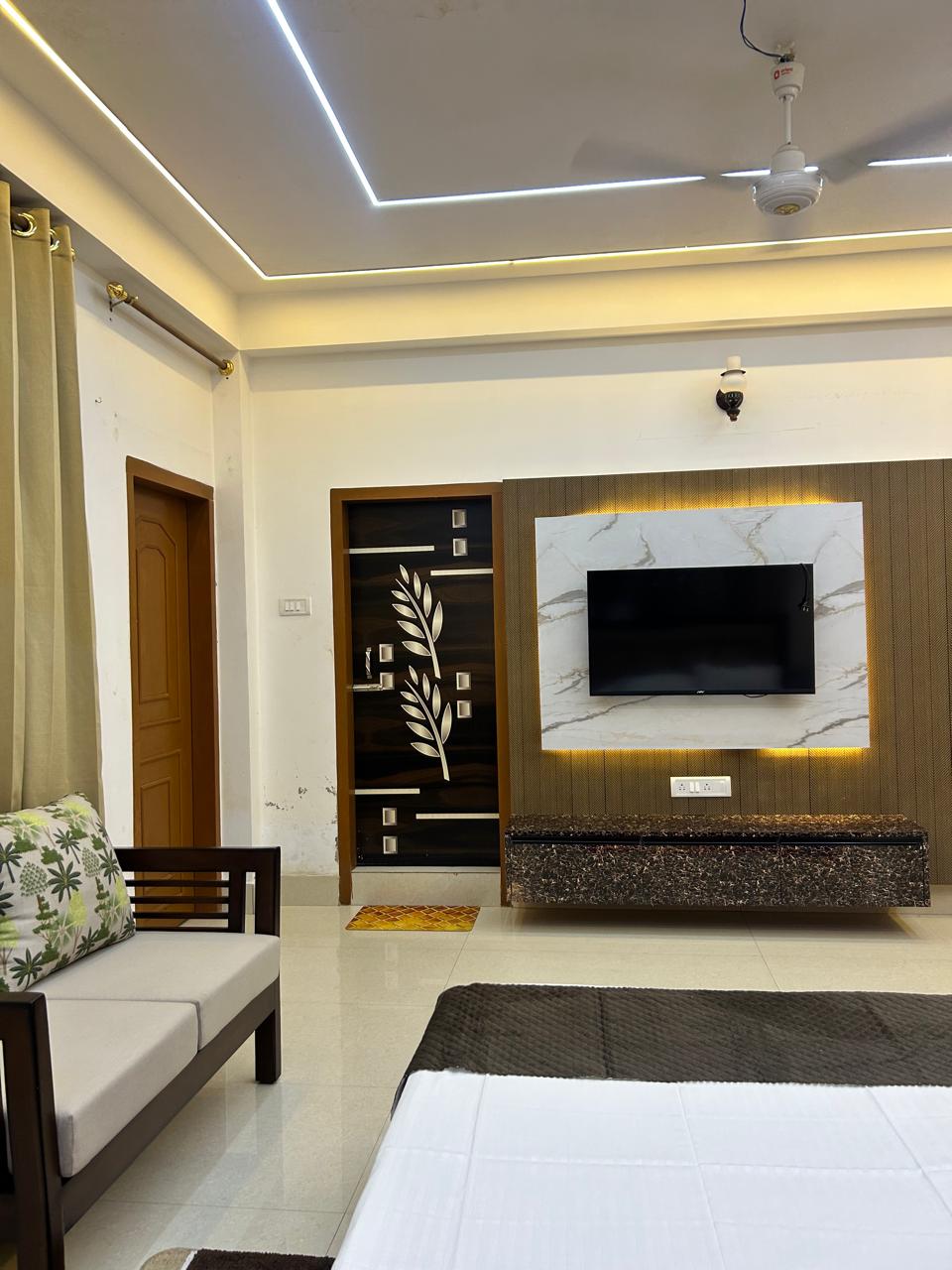 V & Q Homestay - Tap to explore photos