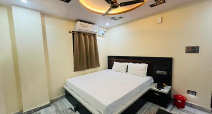 SS Hotel 50 Meters From Gaya Railway Station Room Type - Deluxe Room