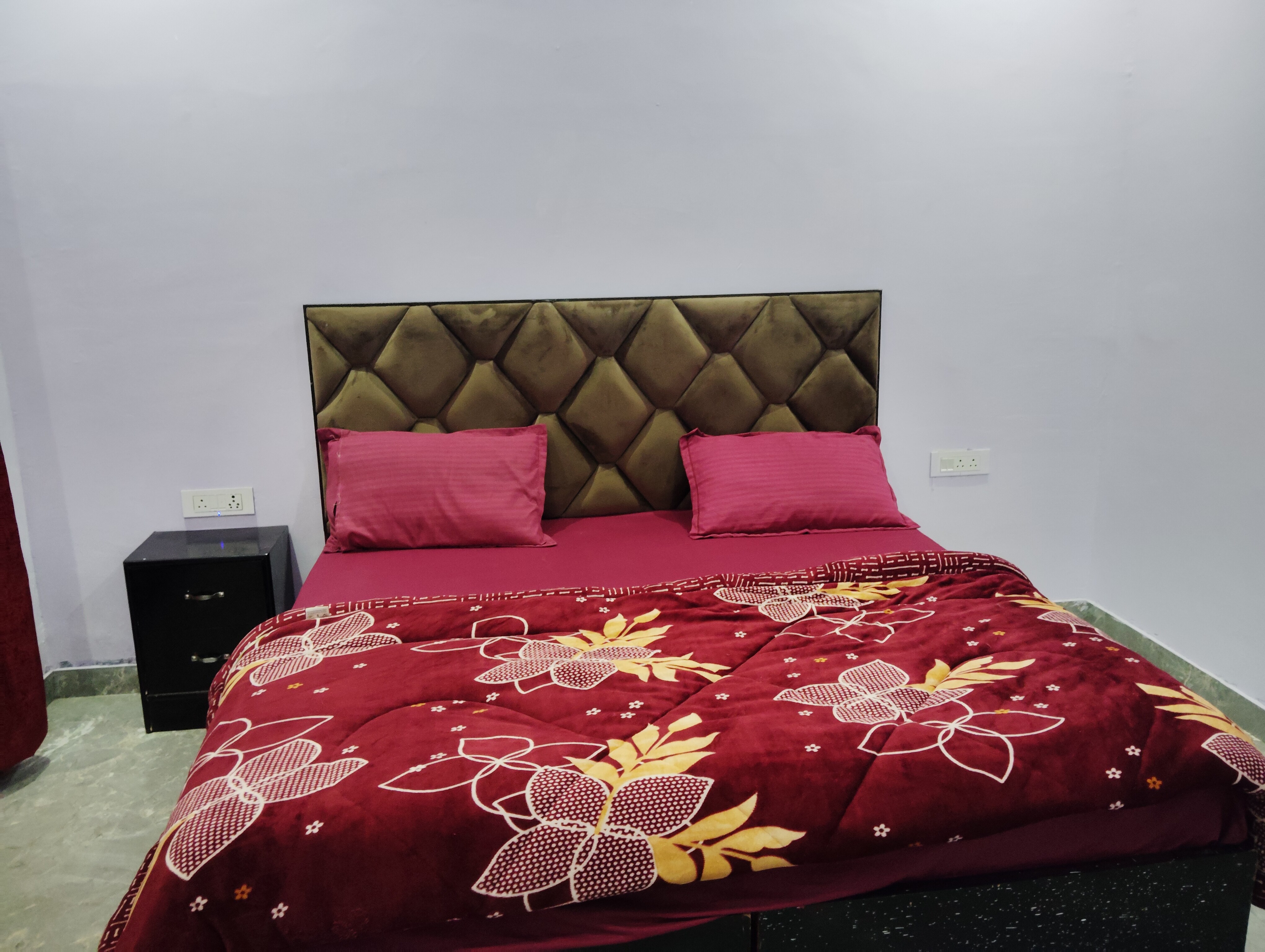 Hotel Janki Nandan - Tap to explore photos