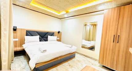Saraswati Retreat Badrinath Room Type - Luxury Queen Bed Room with Hill View Saraswati Retreat Badrinath Room Type - Luxury Queen Bed Room with Hill View