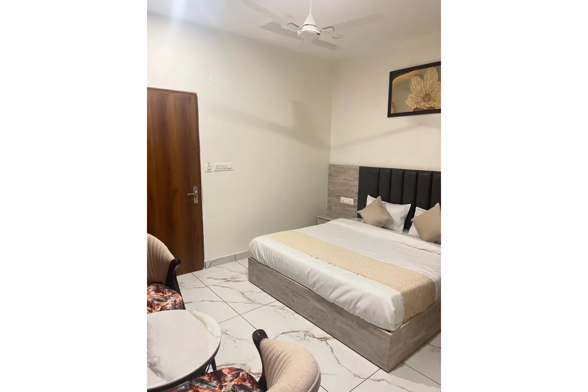 FabHotel K9 Regency - Tap to explore photos