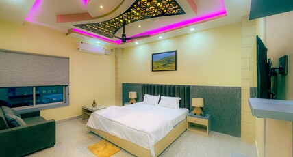 HOTEL BLUE BIRD Room Type - DELUXE ROOM