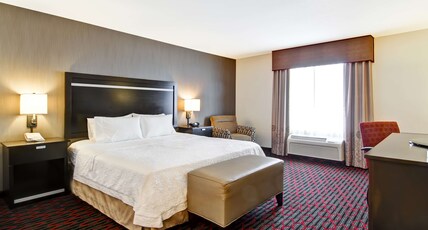 Hampton Inn & Suites by Hilton Red Deer Room Type - 1 KING ACCESSIBLE NONSMOK