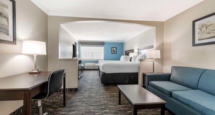 Best Western Plus Lake Worth Inn & Suites Room Type - 2 Queen Beds, Non-Smoking, Oversized Room, Sofabed, Microwave And Refrigerator, High Speed Internet 