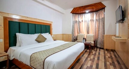 Hotel Rosewood - Near Mall Road Room Type - Deluxe Room - Mall Road Retreat