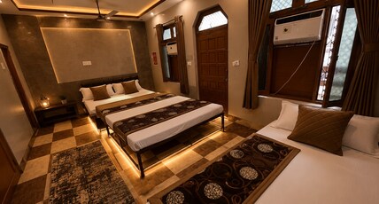 The Krishna guest house / Walking Distance To Ram Mandir Room Type - Bulk Room 