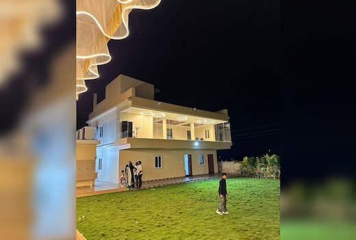 V guest house (staycation)