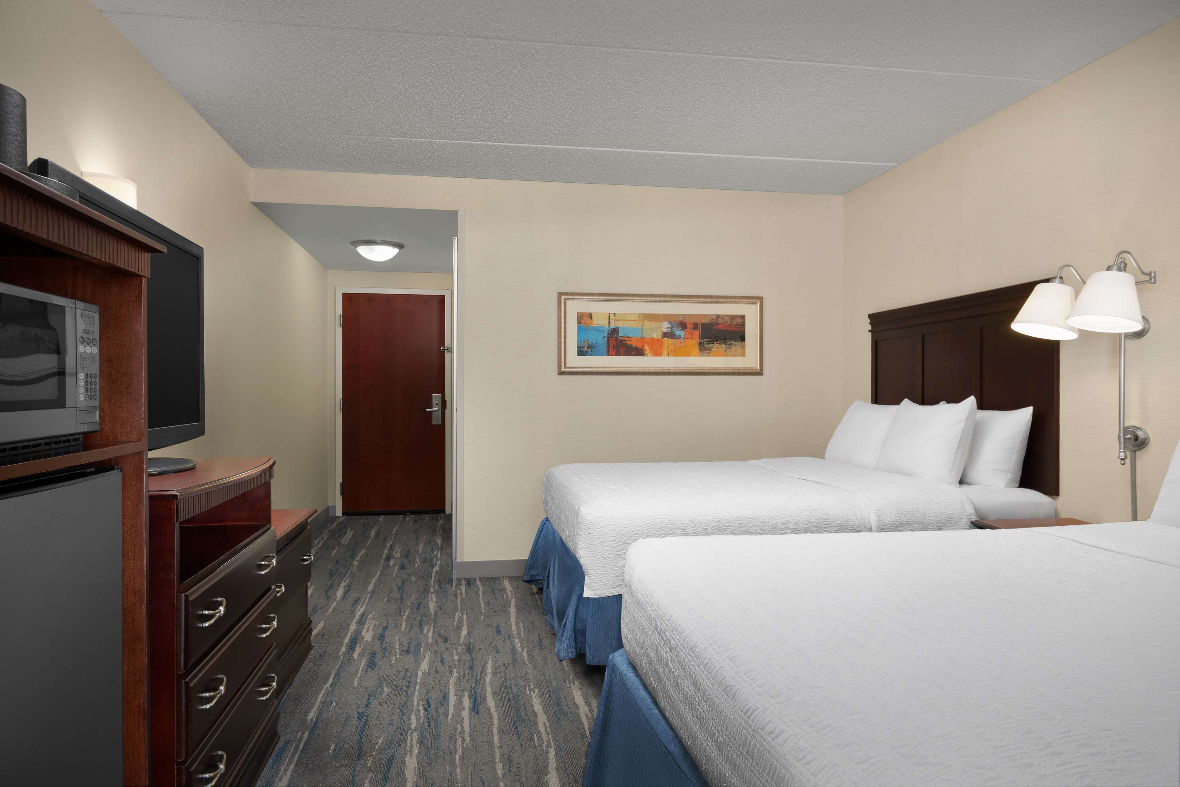 Hampton Inn by Hilton Syracuse Clay - Tap to explore photos