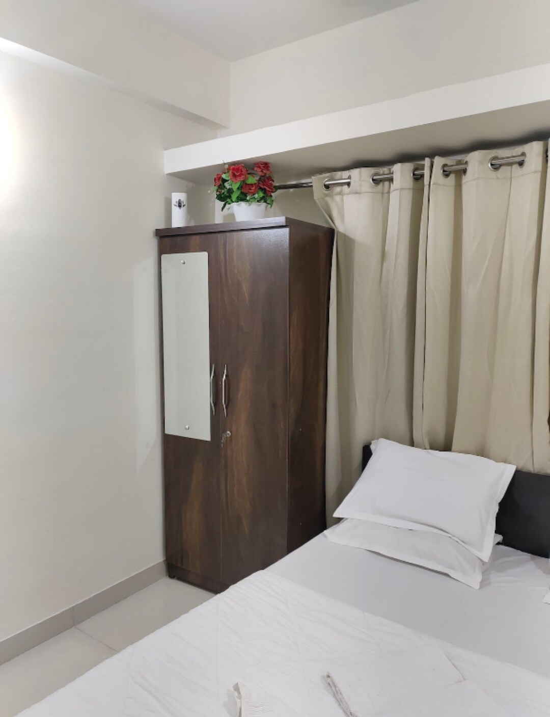 Self Service 1BHK Apartment 302 High Speed Net - Tap to explore photos