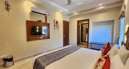 The Hamilton Room Type - Superior Mountain View with Balcony