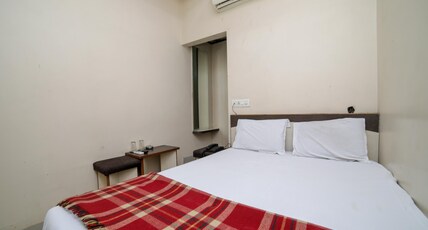 SPOT ON Shraddha Hotel Room Type - Classic