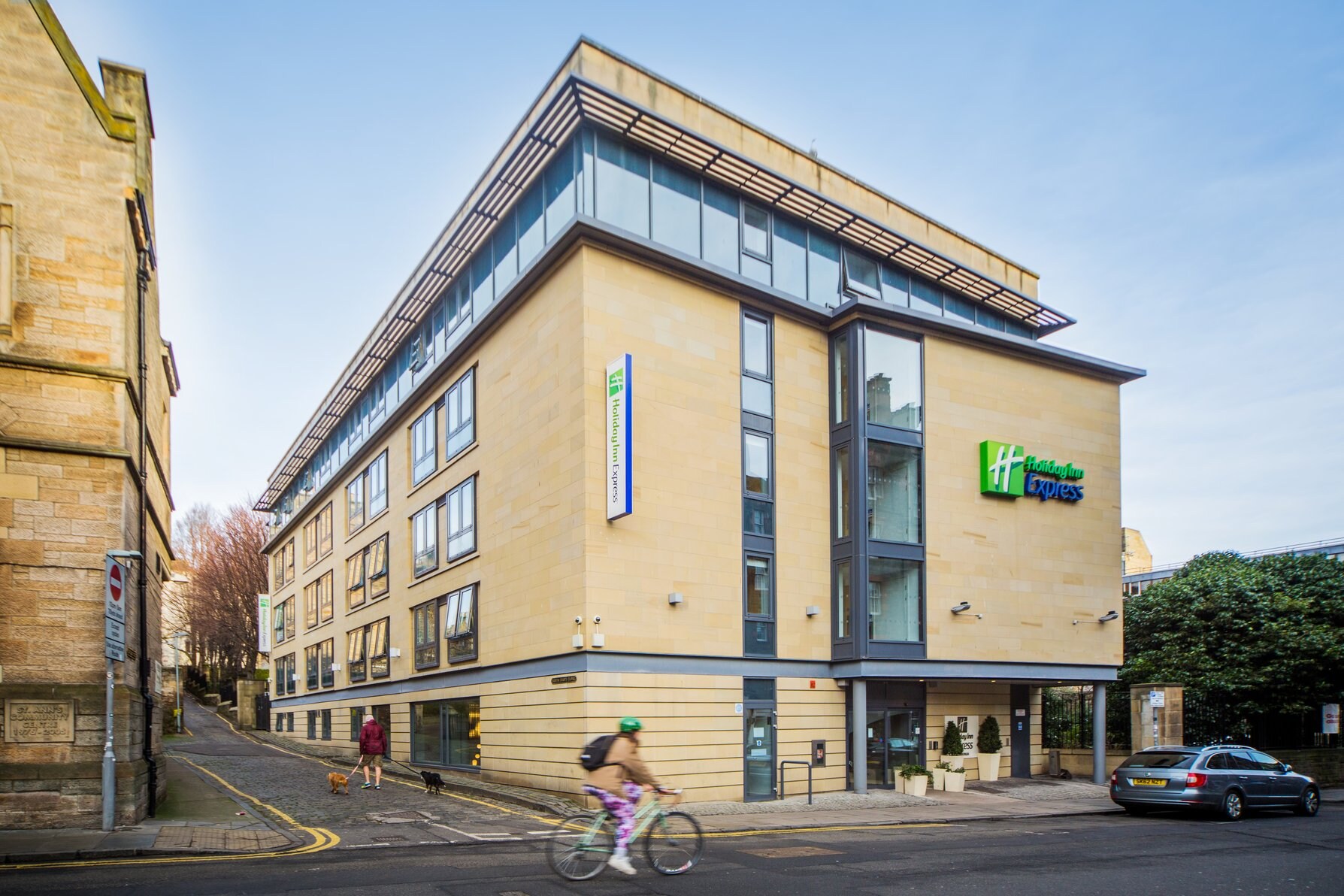Holiday Inn Express Edinburgh Royal Mile - Tap to explore photos