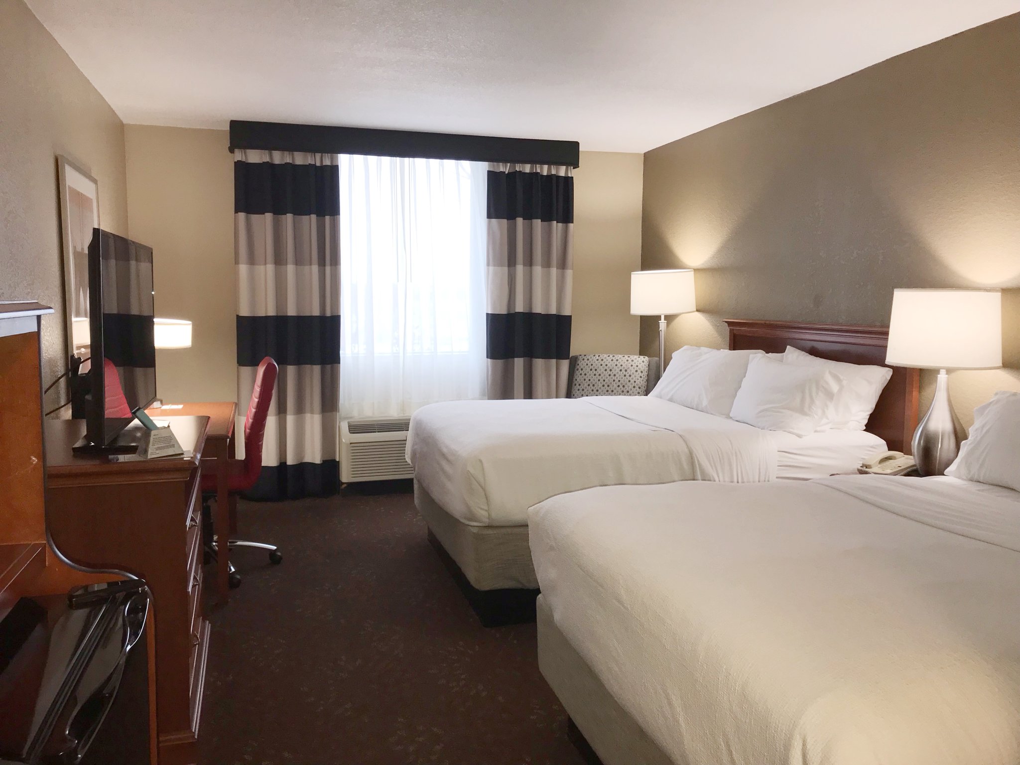 Alexandria Hotel & Conference Center - Tap to explore photos