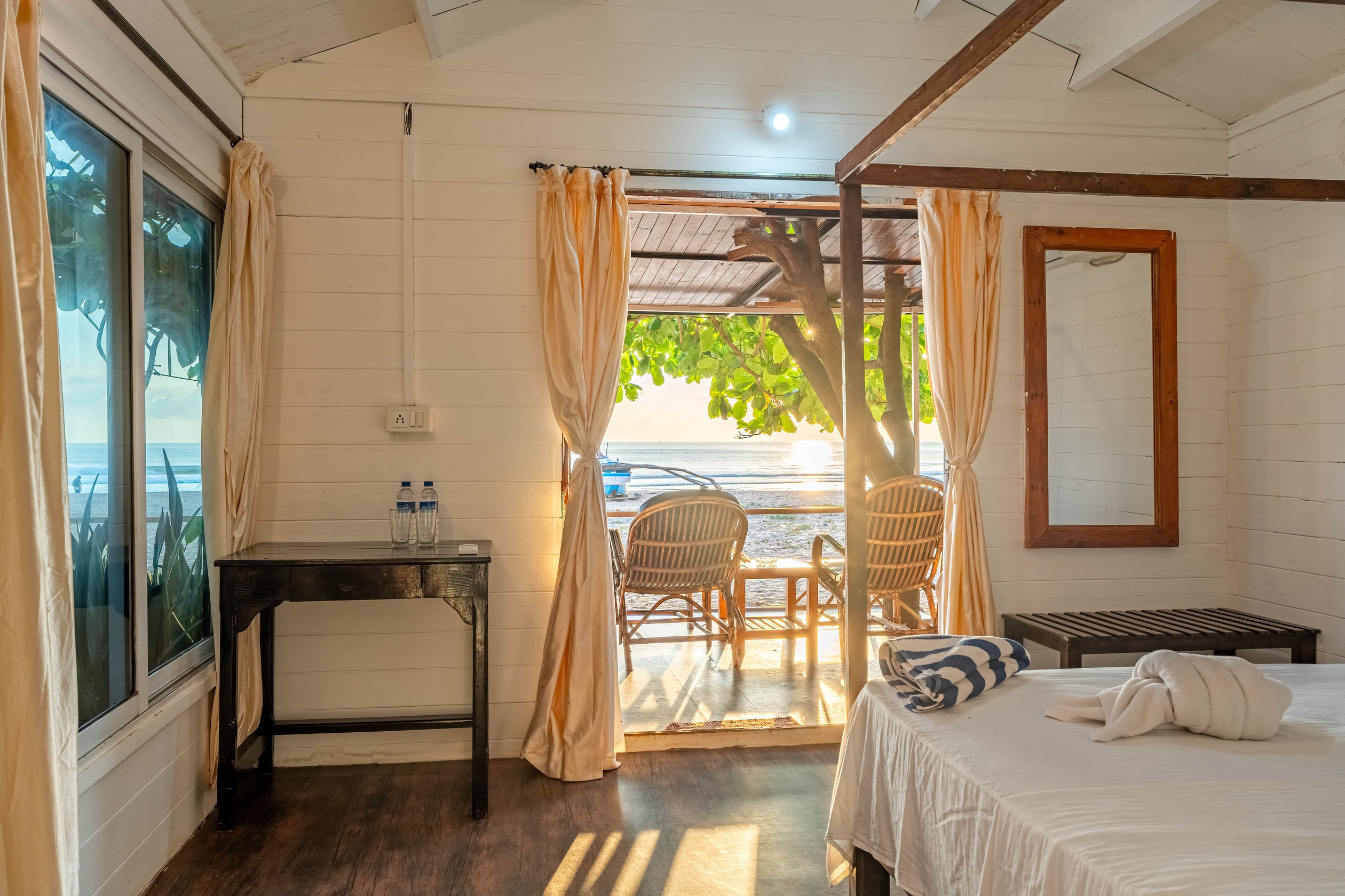 Sea Star Cottages | Rooms & Restaurant - Tap to explore photos