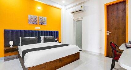 Super Townhouse Sector 69 Gurgaon Room Type - Classic with Balcony