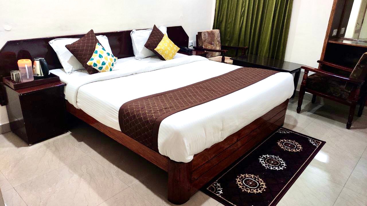 Hotel Gurupriya - Tap to explore photos