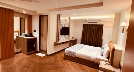 Hotel Mumbai House Vijay Nagar Nr Brilliant Convention Center Room Type - SUITE Hotel Mumbai House Vijay Nagar Nr Brilliant Convention Center Room Type - SUITE