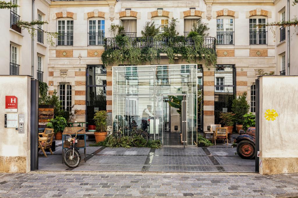 Kube Hotel Paris - Tap to explore photos