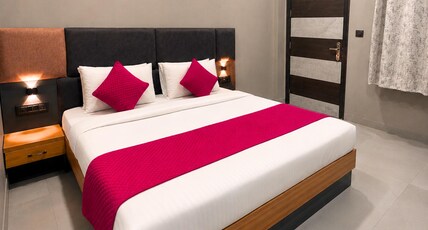 Hotel Maa Vindhyachal Dham-walking distance from Prem Mandir Room Type - Deluxe Room Hotel Maa Vindhyachal Dham-walking distance from Prem Mandir Room Type - Deluxe Room