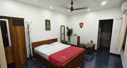 AARONIC STAY SAFE Room Type - Deluxe Room