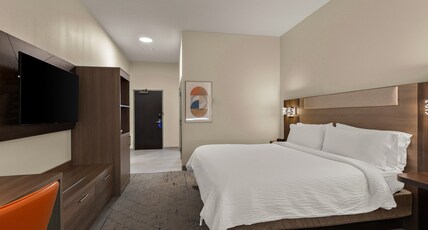 Holiday Inn Express Hotel & Suites Oklahoma City Northwest Room Type - 1 King Standard