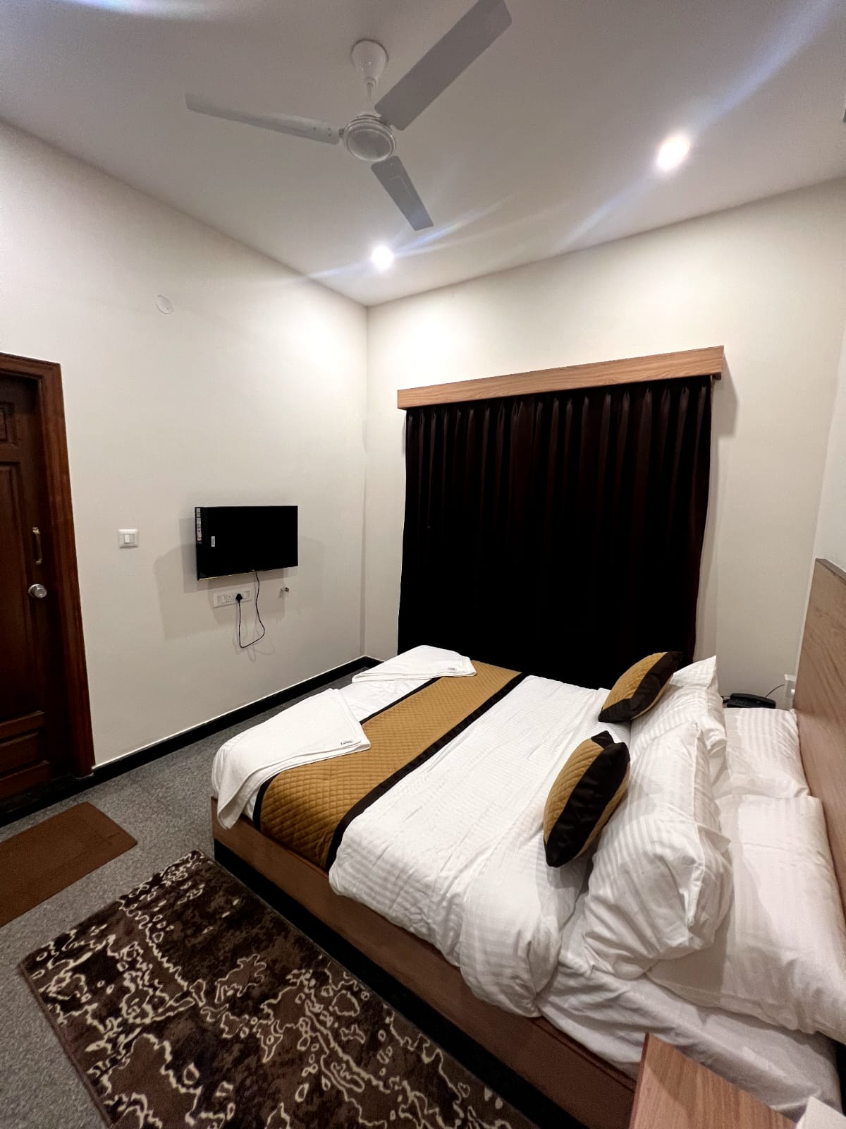 Zmark Service Apartments - Tap to explore photos